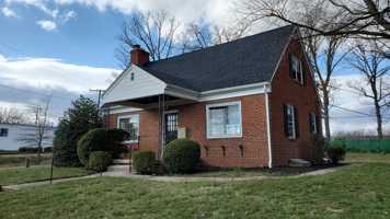 featured image of 8 East Seminary Avenue