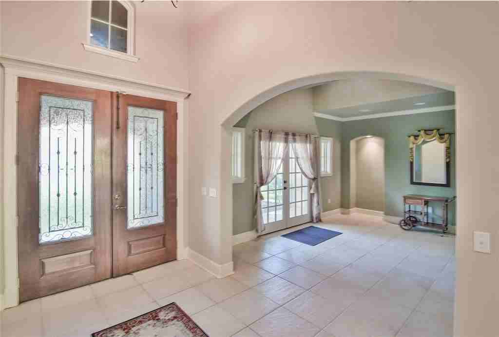 10203 Ravenswood Rd - Photo 3 of 40