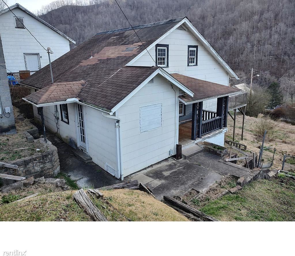 52 Front Street, Gauley Bridge, WV 25085 3 Bedroom House for 859/month