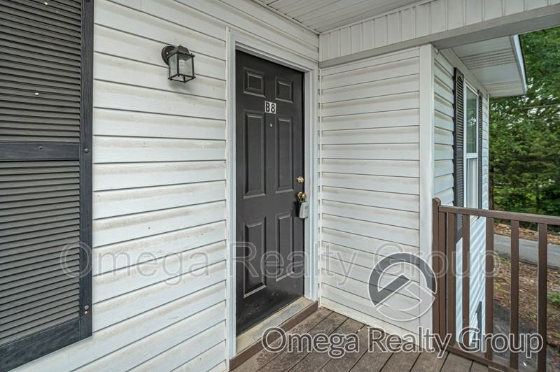 4203 20th St Ne #B8 - Photo 2 of 27
