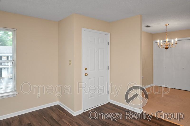 4203 20th St Ne #B8 - Photo 5 of 27