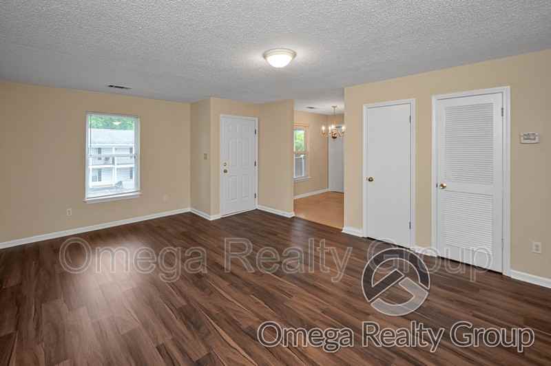 4203 20th St Ne #B8 - Photo 6 of 27