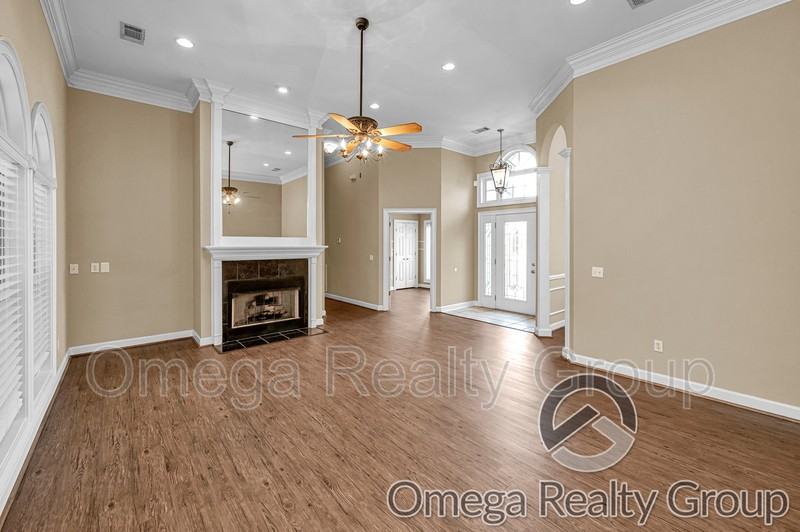 11301 Athena Dr - Photo 7 of 38