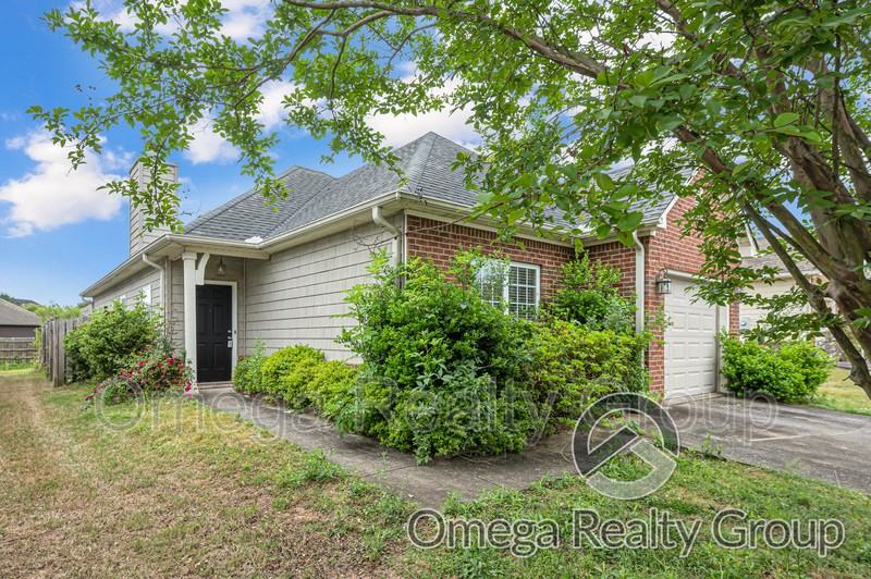 2029 Fairbank Cir - Photo 2 of 38