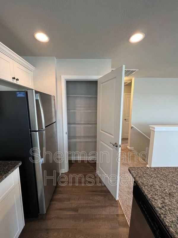 746 Tarvin Cir #746 - Photo 5 of 25