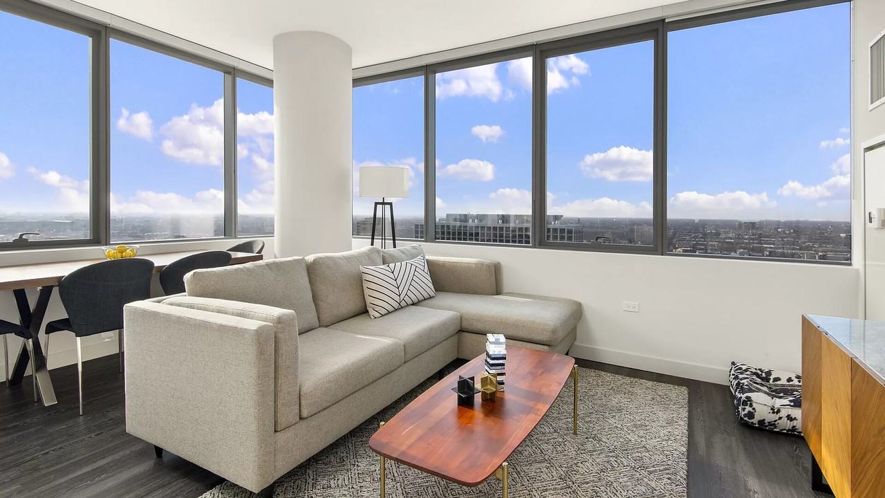 West Agatite Ave. & Clarendon #2207 - Photo 2 of 37