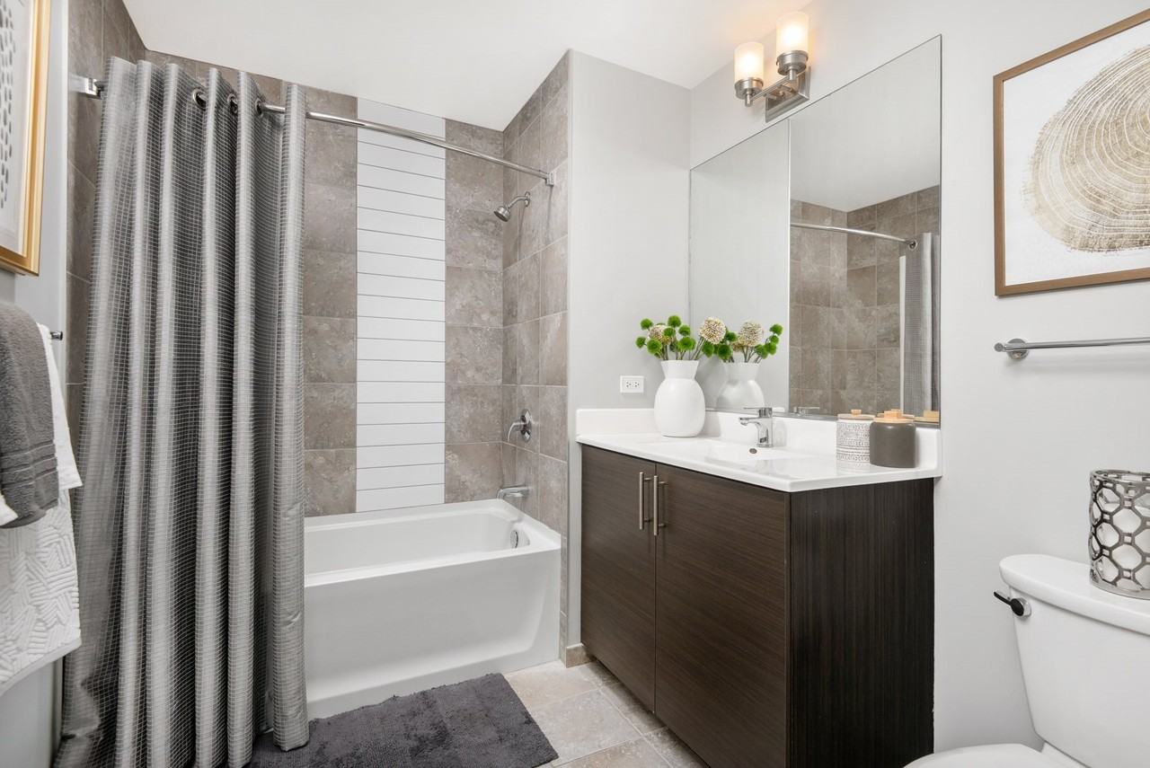 W Madison St #304 - Photo 5 of 27