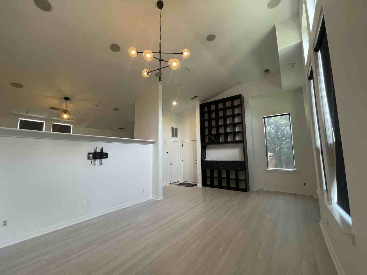 1210 N Caldwell St #1210 - Photo 2 of 19