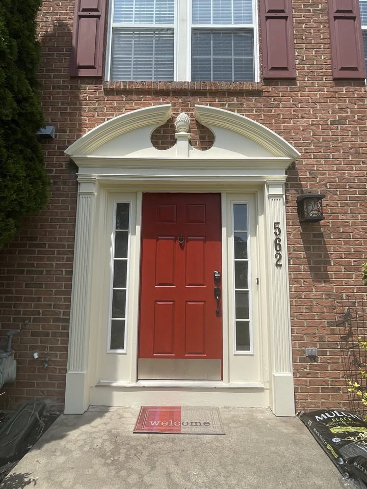 562 Eisenhower Dr #NA - Photo 2 of 22