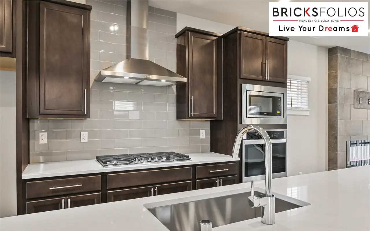 323 207th St Se #NA - Photo 3 of 31