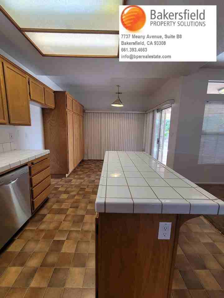 4400 River Glen Dr #1 - Photo 3 of 11