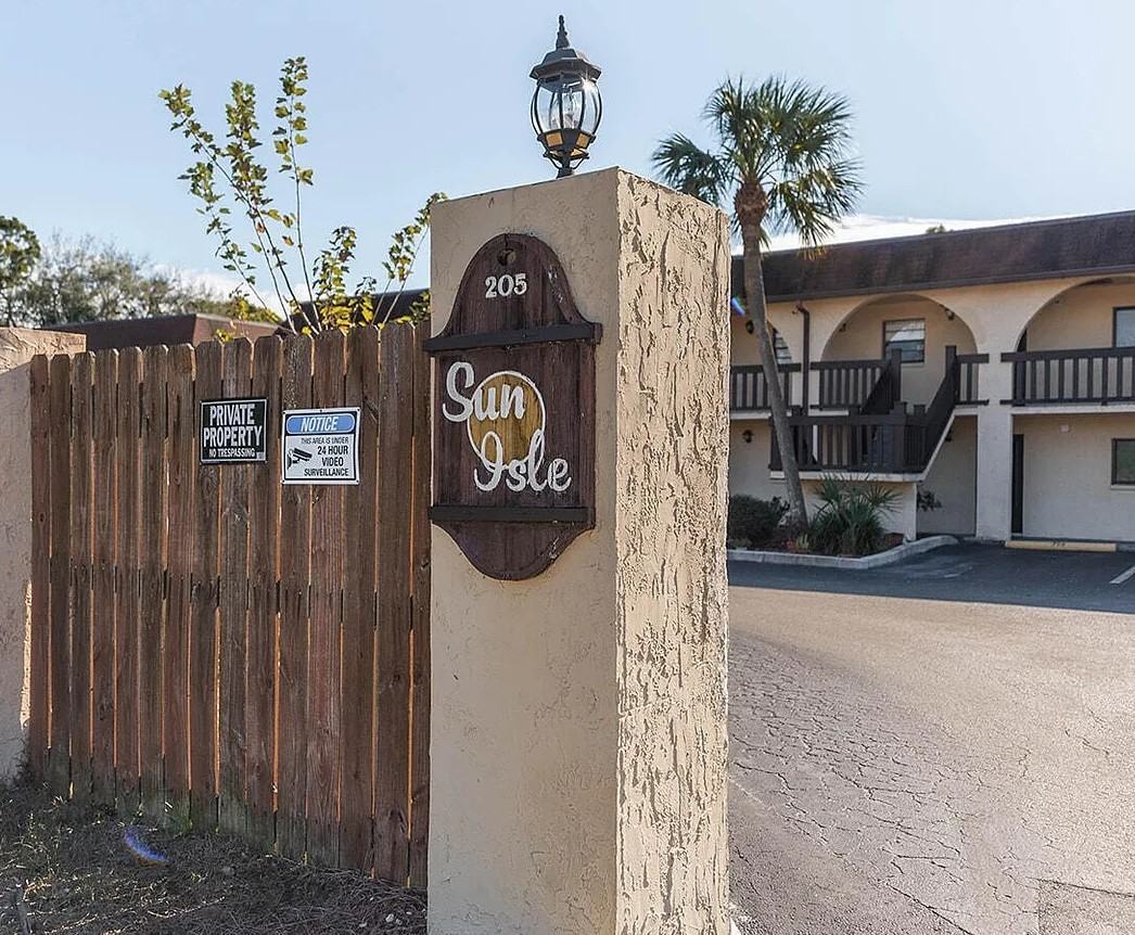 205 Palmetto Ave #203