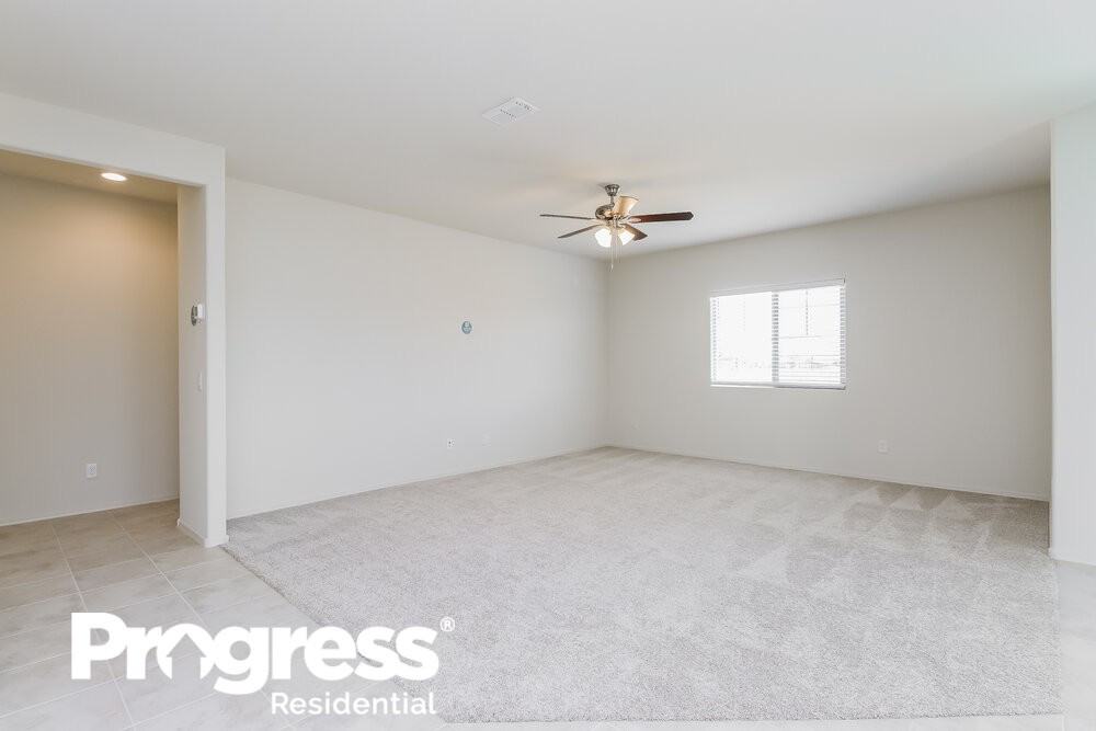 10903 W Mobile Ln - Photo 3 of 16