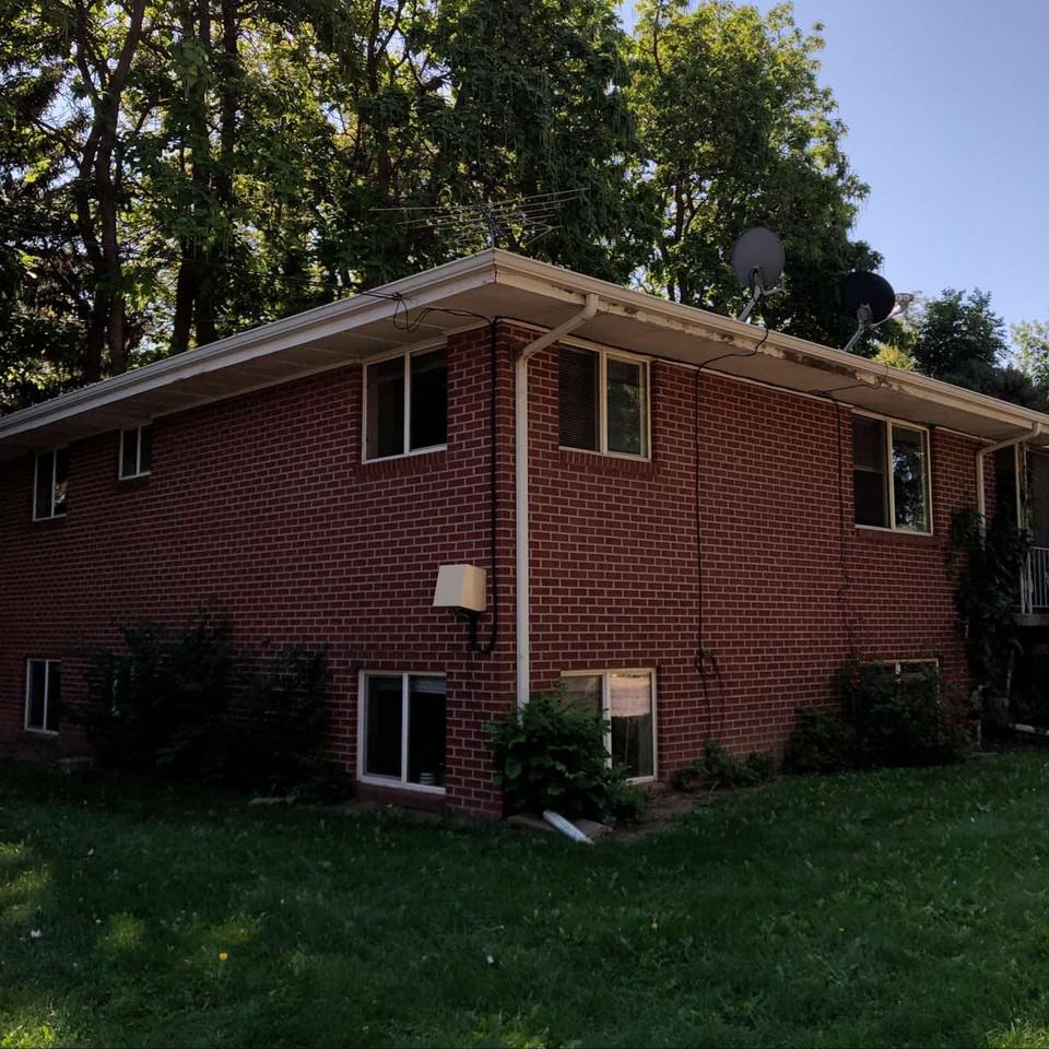 1231 W 8th St #2 - Photo 2 of 15