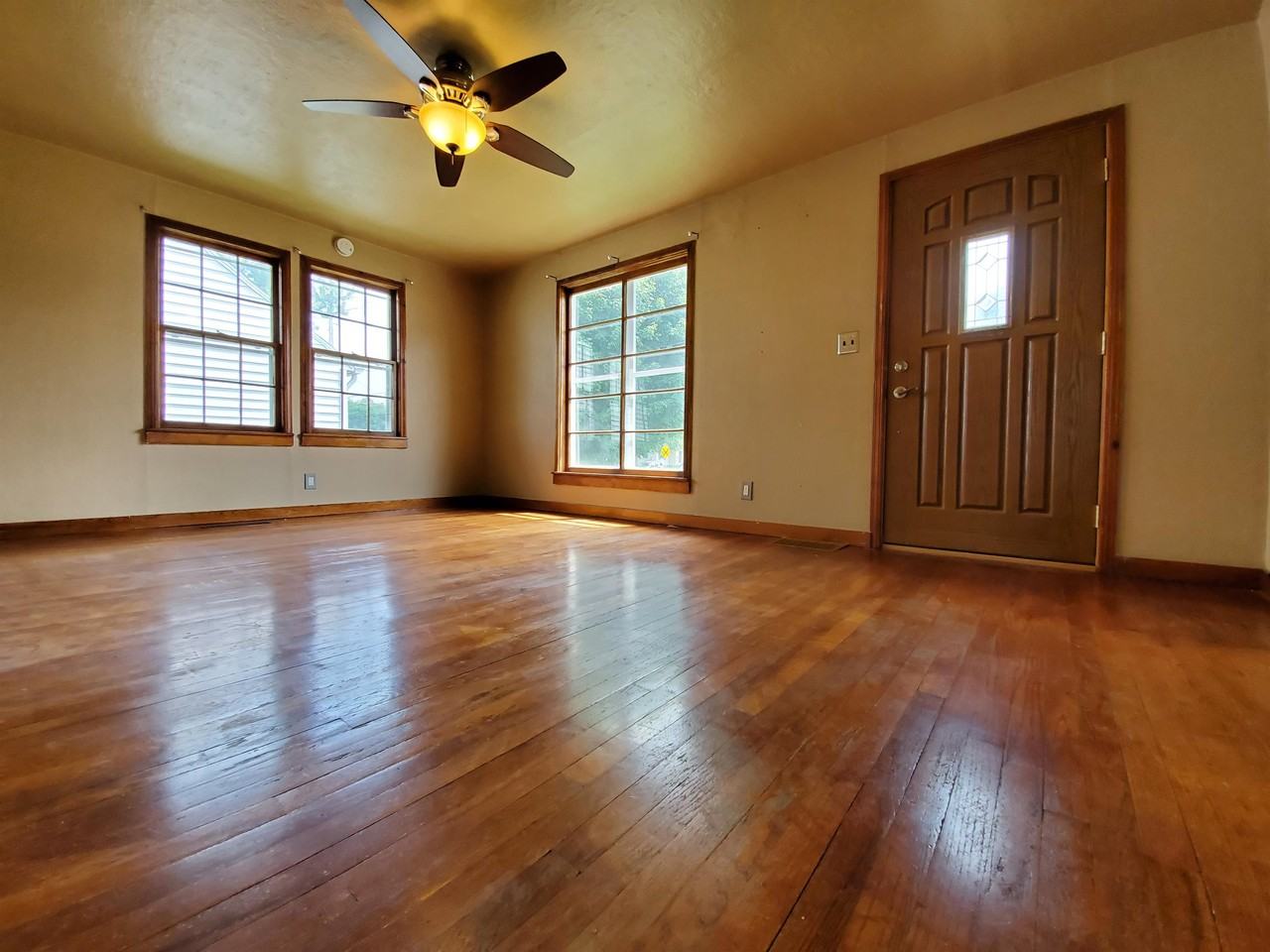 1421 3rd St Ne #1 - Photo 2 of 17