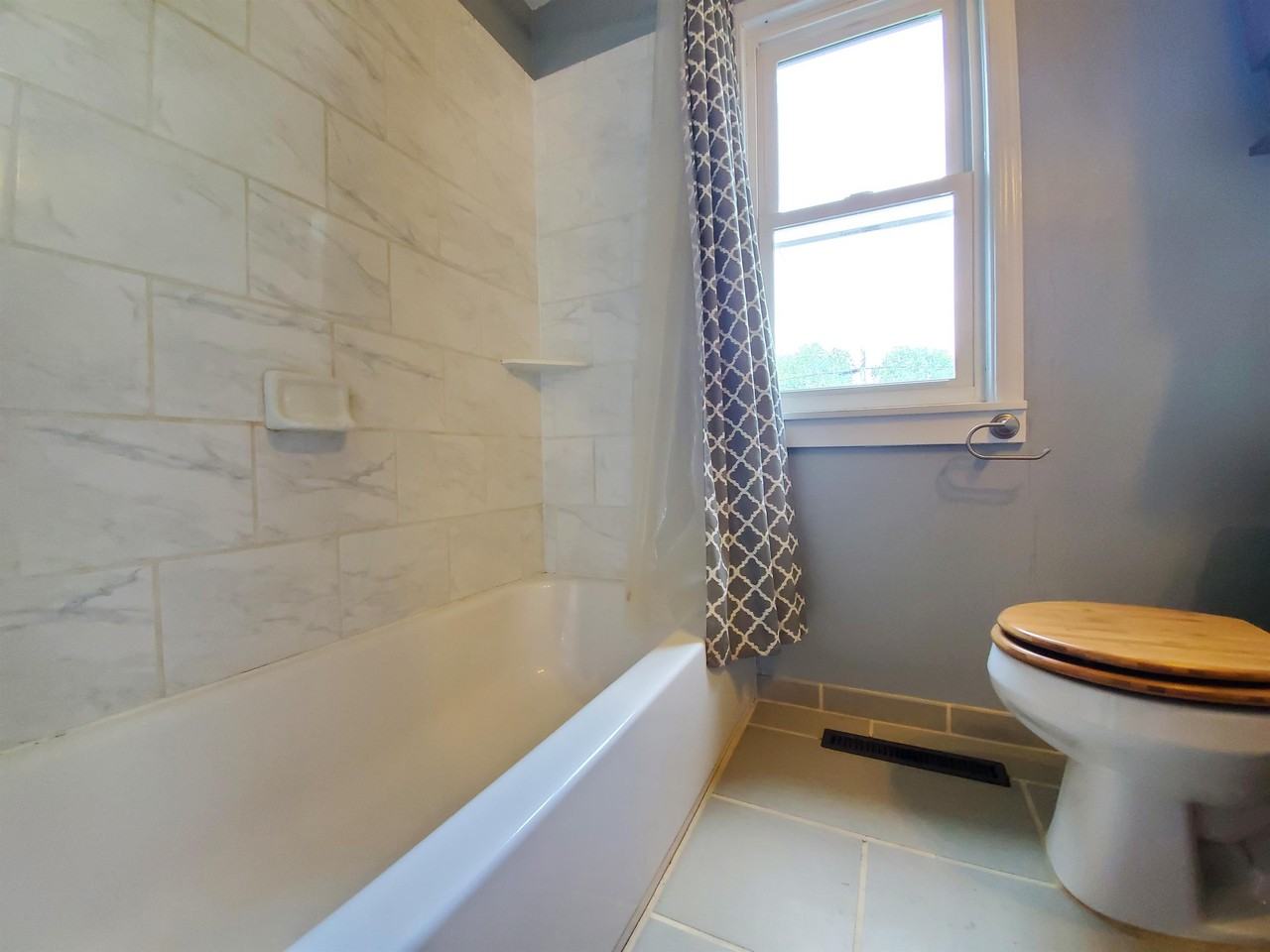 1421 3rd St Ne #1 - Photo 6 of 17