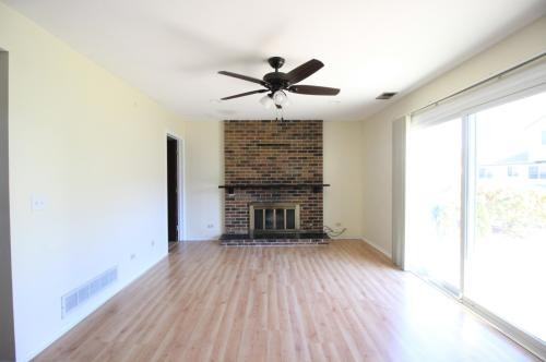 9 Warwick Ct #1 - Photo 7 of 15