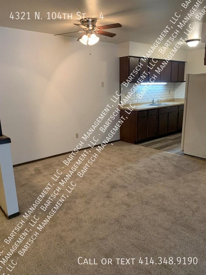 4321 N 104th St #4 - Photo 3 of 8