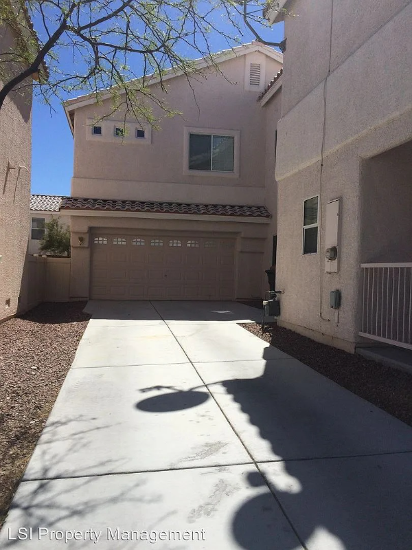 8955 Mossy Hollow Ave - Photo 3 of 14