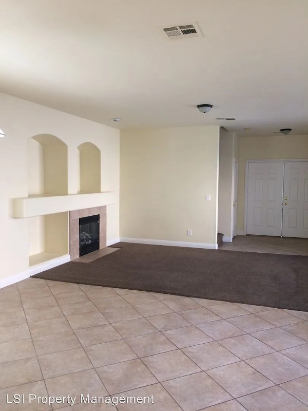 8955 Mossy Hollow Ave - Photo 7 of 14