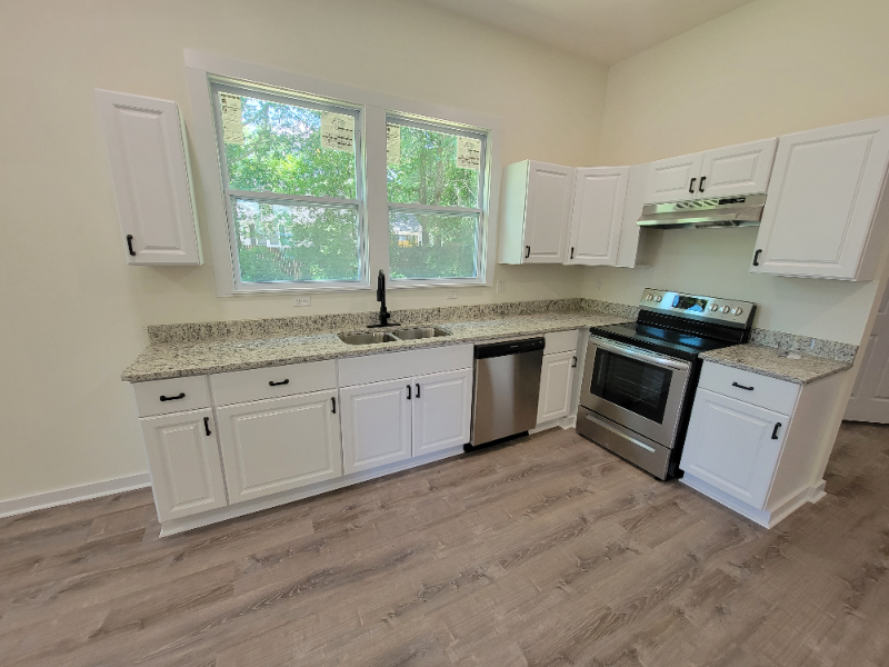 306 E Florida St - Photo 3 of 11