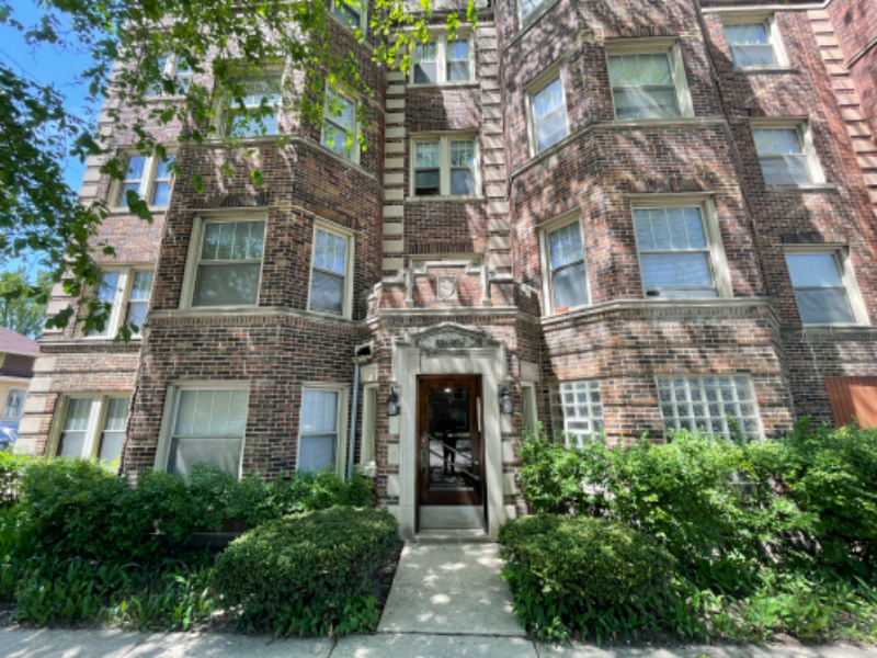 832 S Austin Blvd - Photo 2 of 19