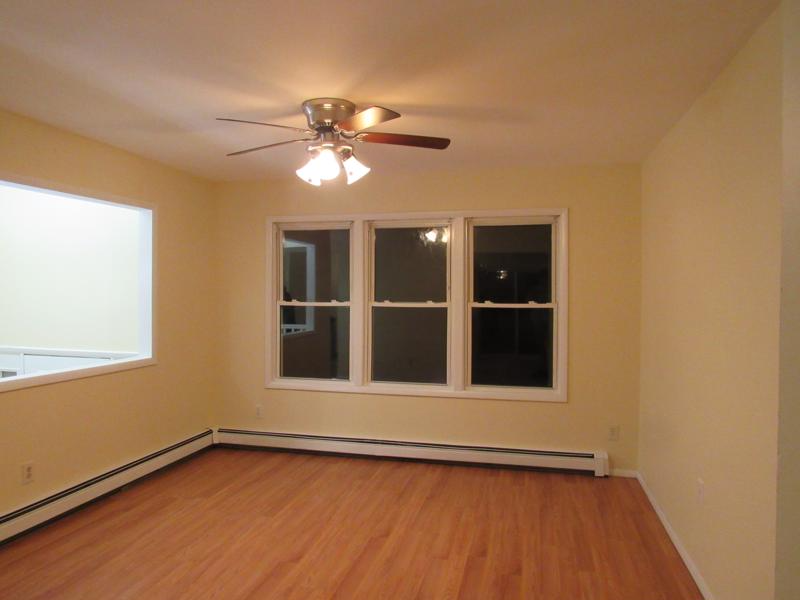 7 Tree Hollow Ln - Photo 3 of 10