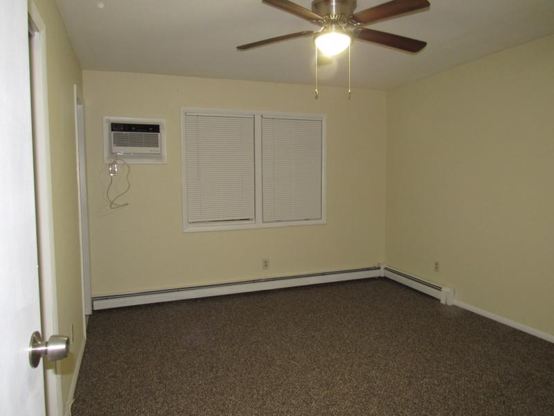 7 Tree Hollow Ln - Photo 4 of 10