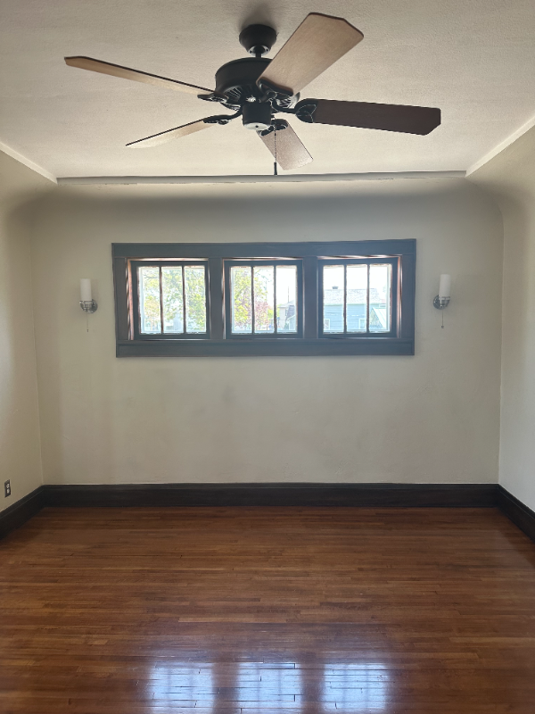 985 Velp Ave - Photo 3 of 16