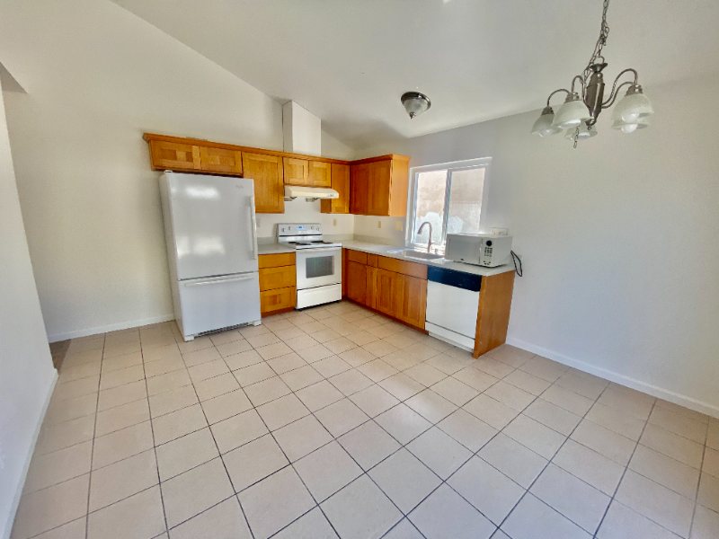 32552 Lake Tana St - Photo 3 of 11