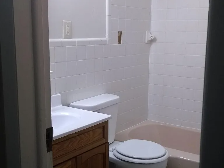 1514 N Jenison Ave - Photo 3 of 4