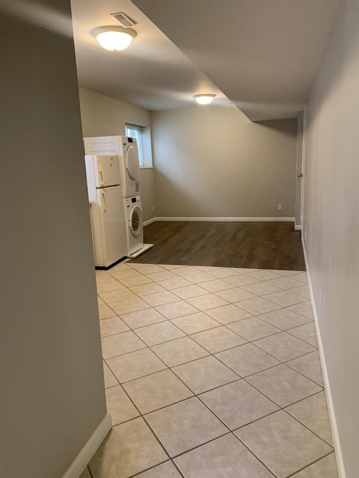 48 45th Ave E Bsmt #1 - Photo 2 of 9