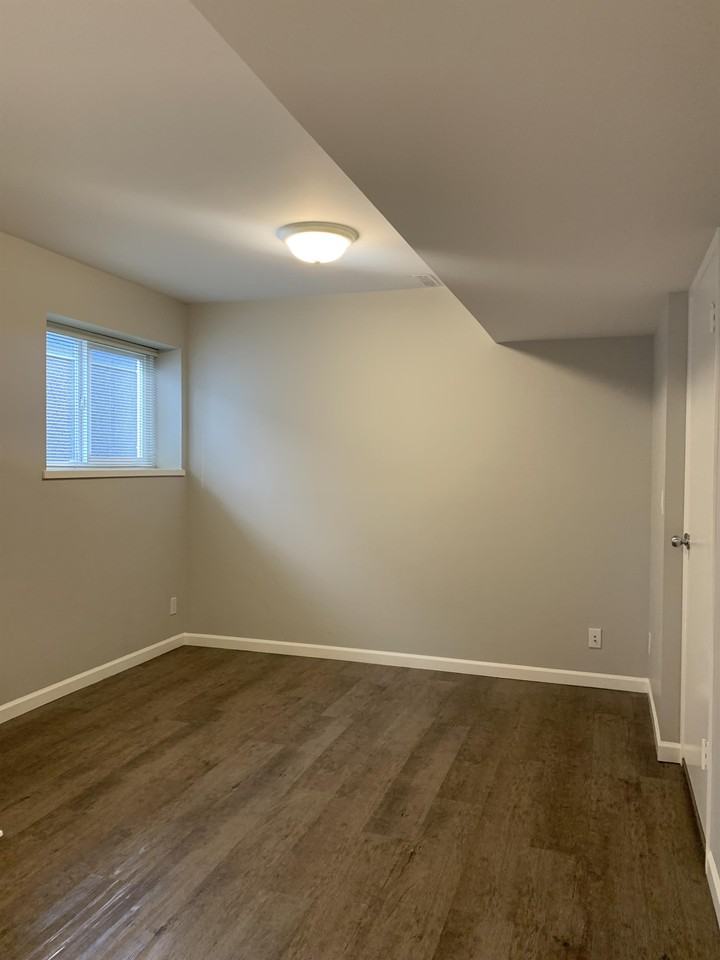 48 45th Ave E Bsmt #1 - Photo 3 of 9