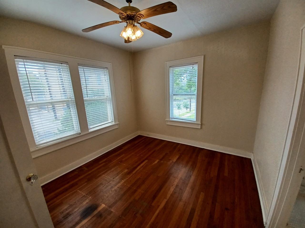 1910 Howard St #12 - Photo 3 of 21