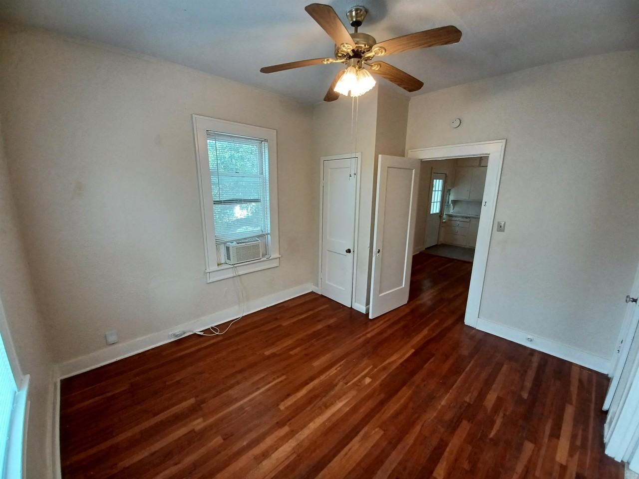 1910 Howard St #12 - Photo 7 of 21