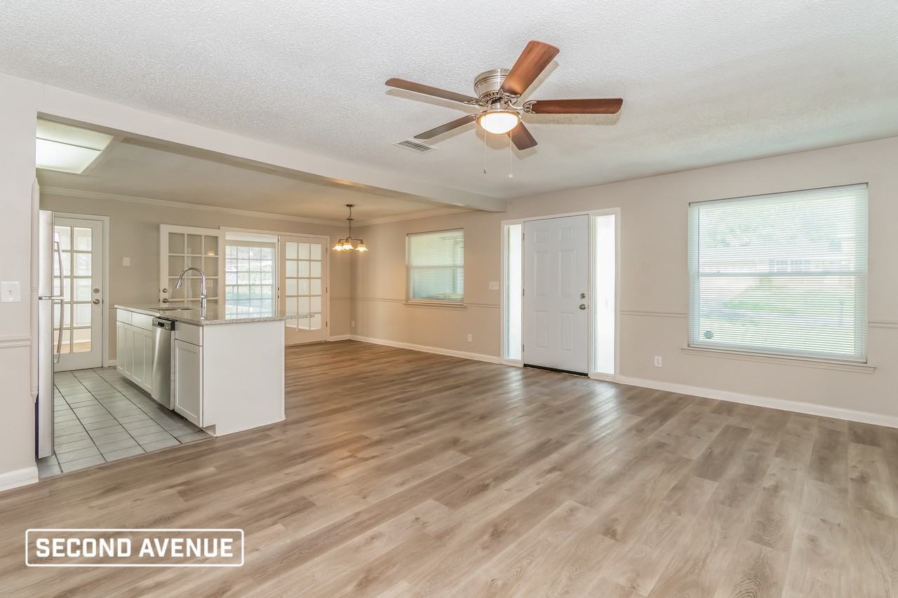 1224 Crown Dr - Photo 2 of 19