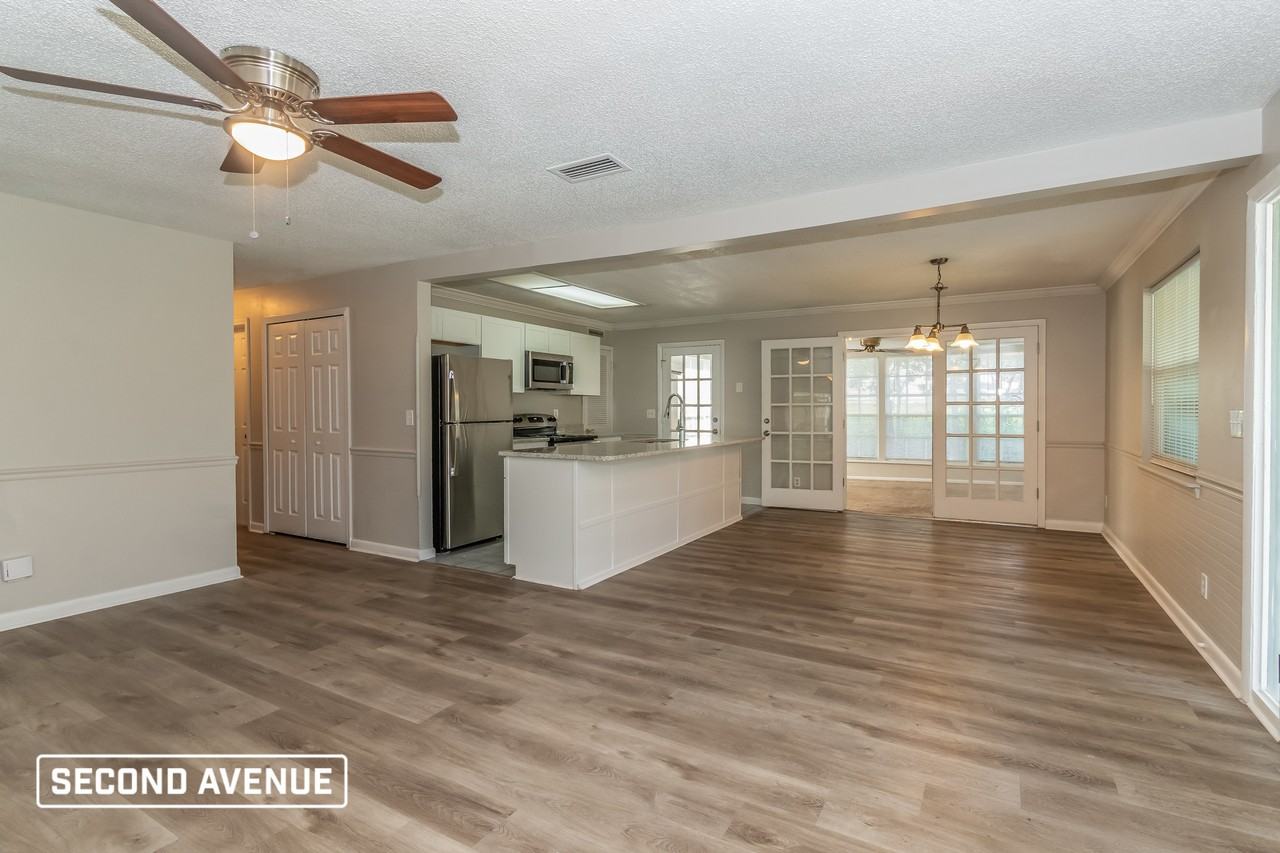 1224 Crown Dr - Photo 4 of 19