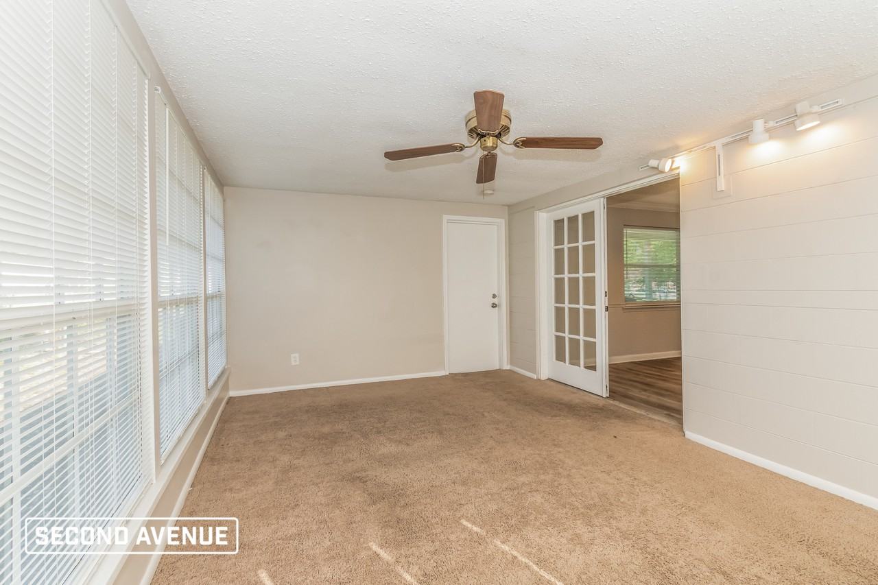 1224 Crown Dr - Photo 7 of 19