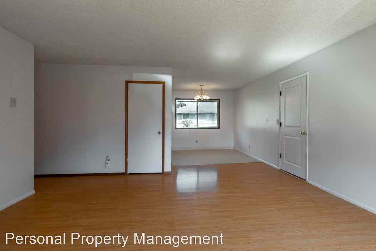 515 Woodside Ter - Photo 2 of 11