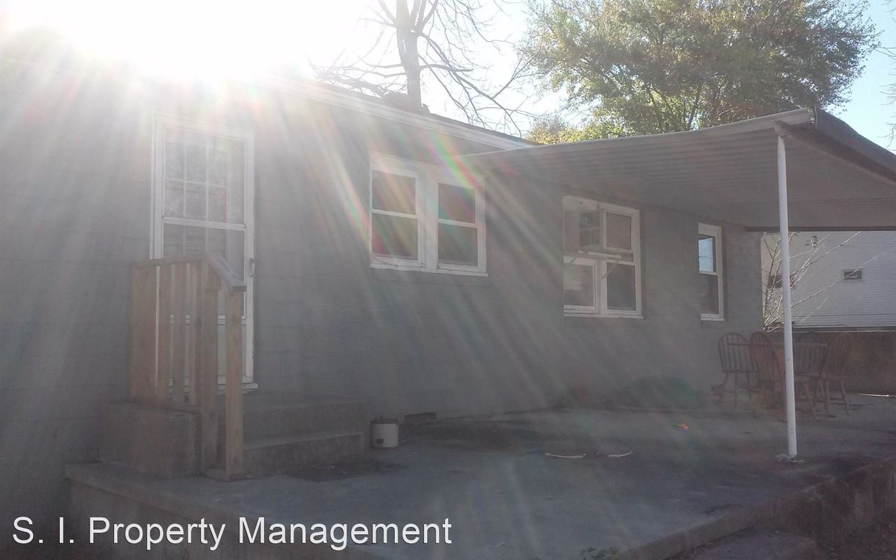 405 Oak St - Photo 3 of 16