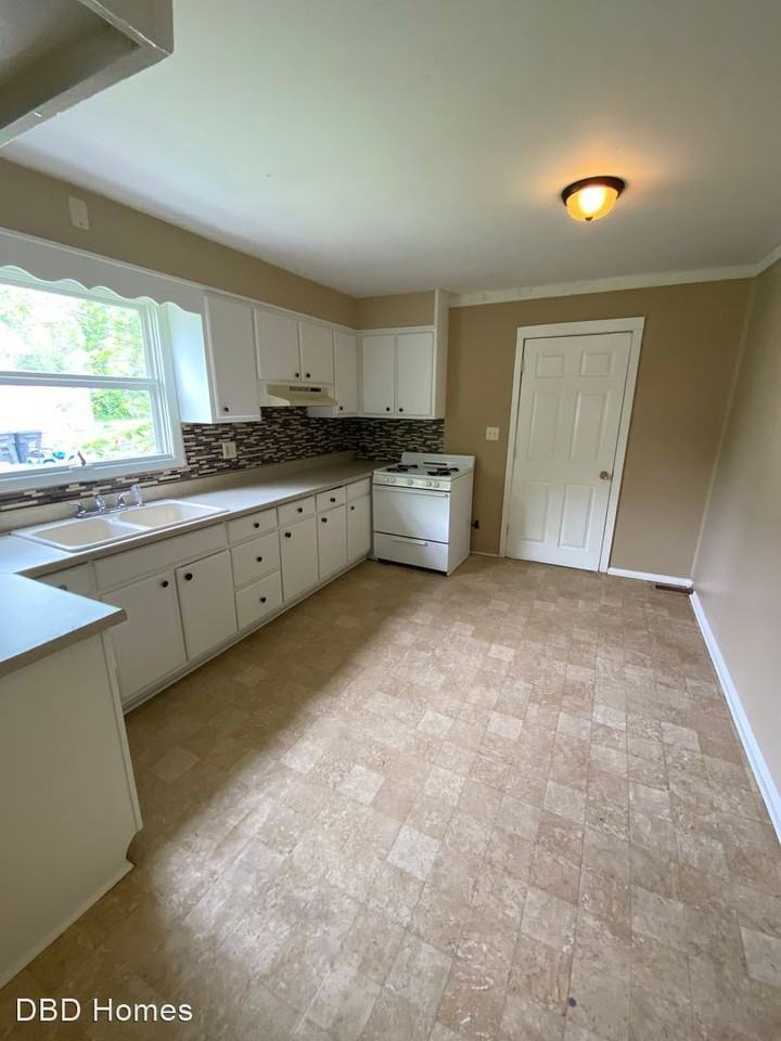 4435 Reed St - Photo 3 of 7