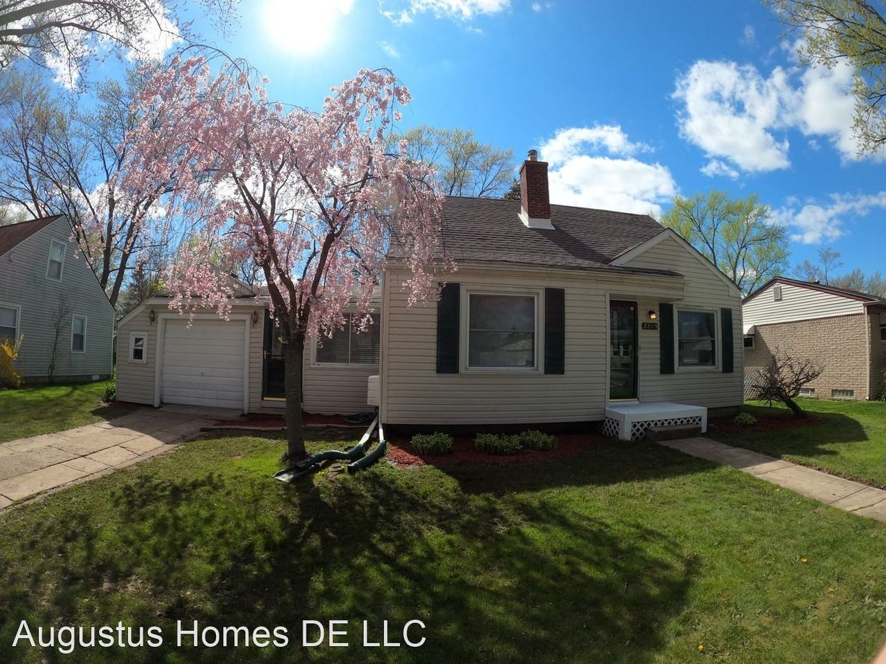 22115 Tulane Ave - Photo 2 of 29