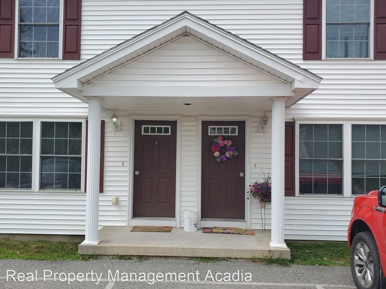 8 Husson Ave - Photo 2 of 19