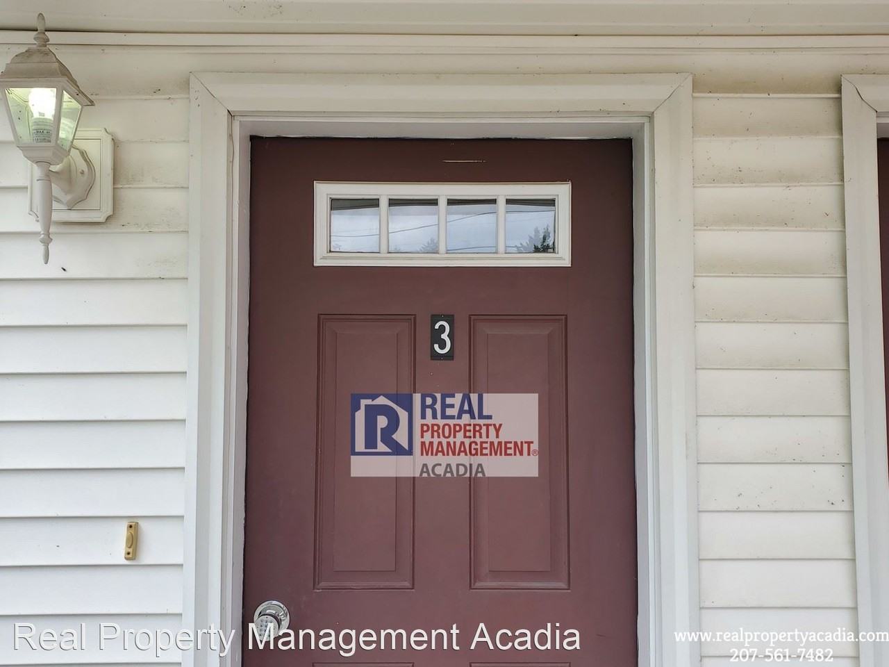 8 Husson Ave - Photo 3 of 19