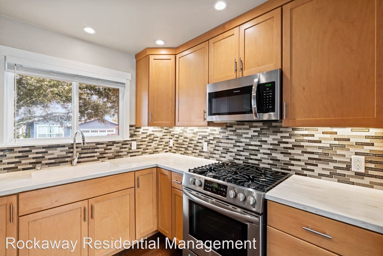 261 Castleton Way - Photo 3 of 32