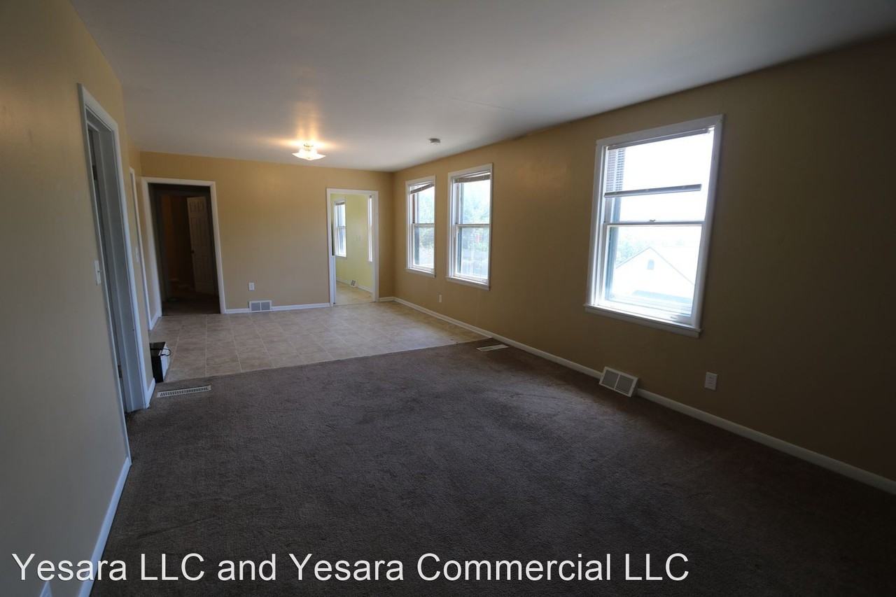 900 and 902 N 4th St - Photo 2 of 11