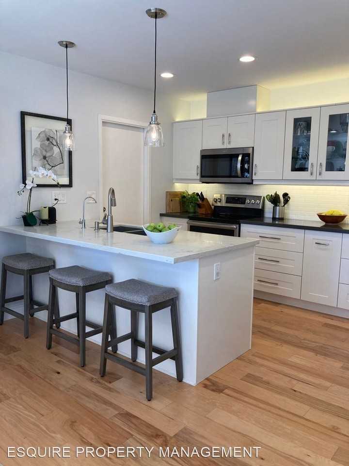 1711 Masthead Dr - Photo 3 of 34