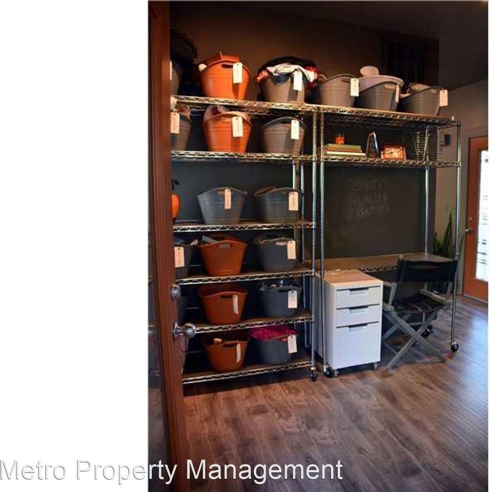 187 E 12th St - Photo 3 of 13