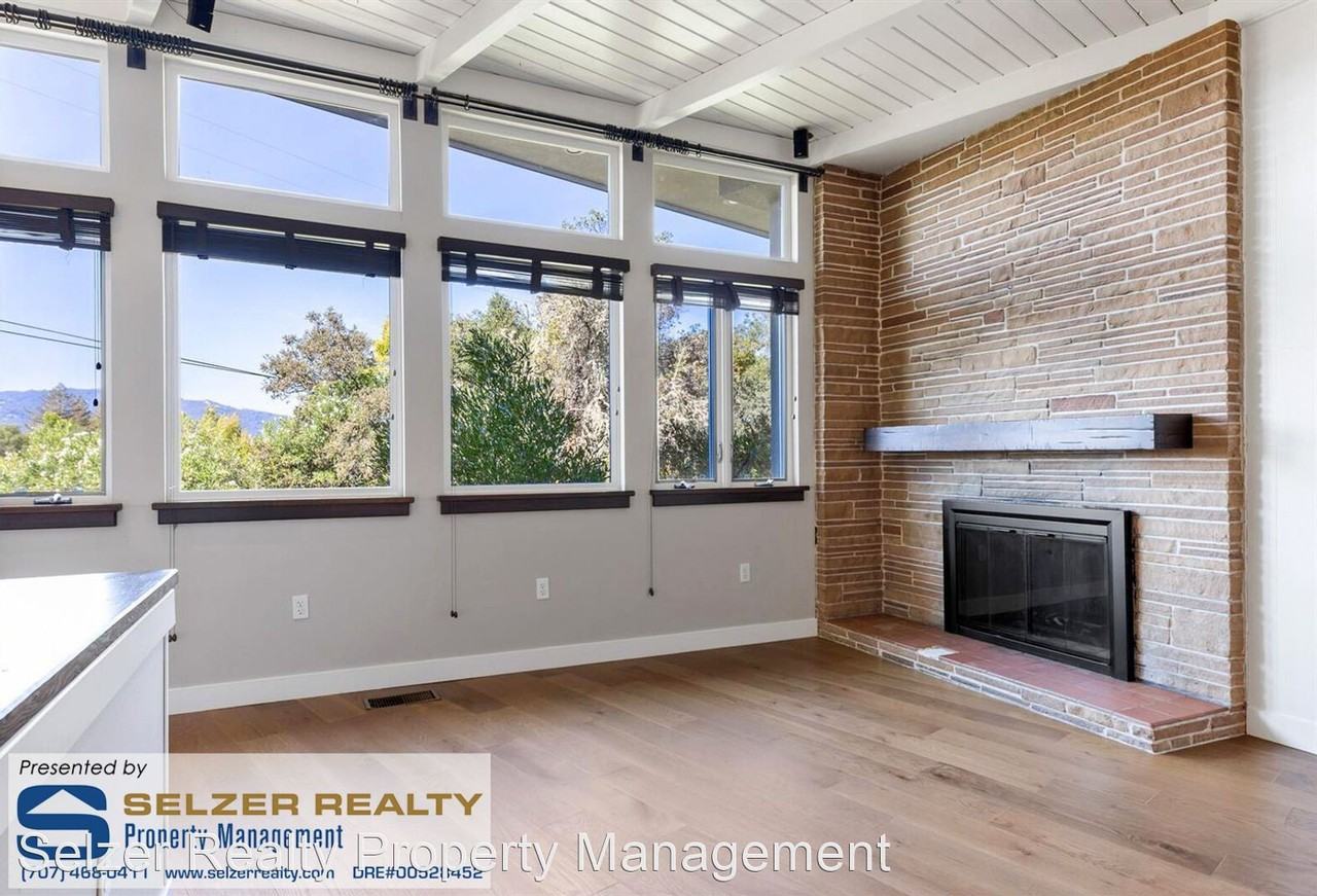 805 Isola Way - Photo 3 of 18