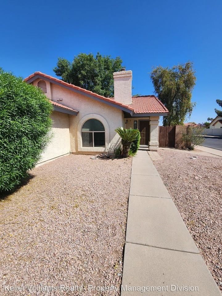 4246 W Gail Dr - Photo 2 of 24